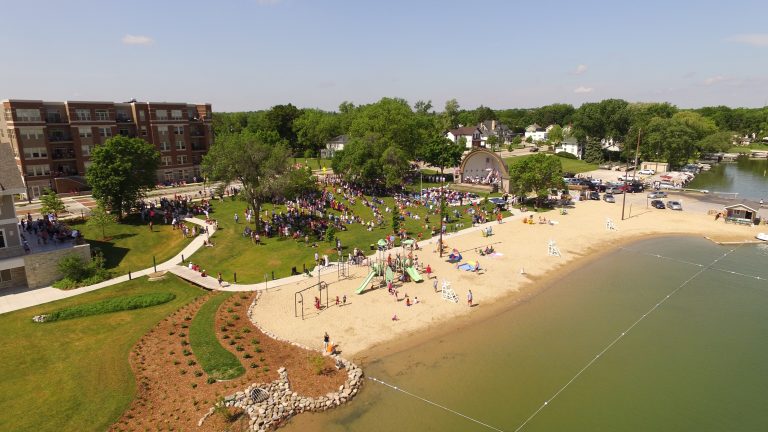 Oconomowoc, WI
